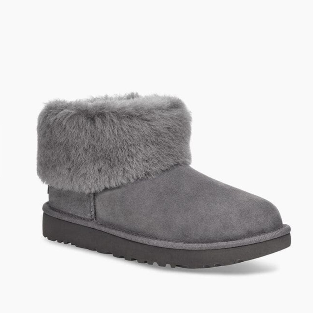 UGG CLASSIC MINI FLUFF BOOTS.